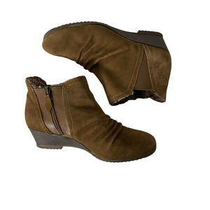 Sporto Drape Wedge Water-Resistant Ruched Suede Bootie Tan 8.5